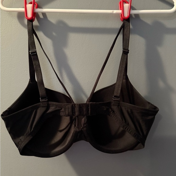 Victoria’s Secret Black Demi Push-Up Bra with Adjustable Straps 32DD Black/Slvr - Picture 2 of 5